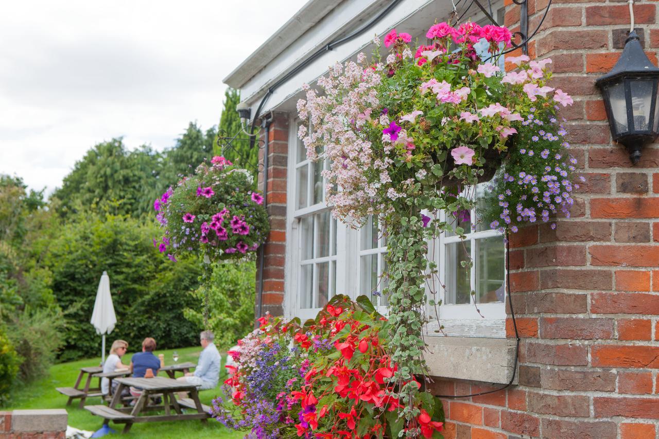 The Seven Stars Inn Pewsey Exteriér fotografie